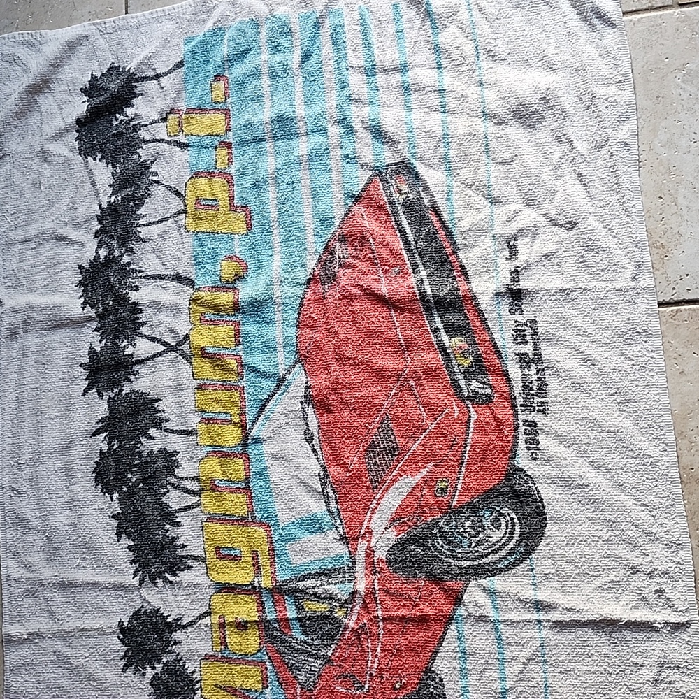 Vintage 1980 Magnum P.I. Beach Towel with Red Car Design Universal City Studios - Picture 3 of 10